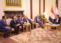القائم بأعمال وزير الصحة والسكان يبحث مع ممثلي شركة إليكتريك الأمريكية توفير أجهزة طبية تعمل بالذكاء الاصطناعي