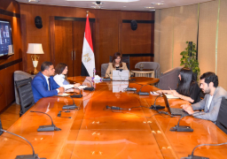 وزيرتا البيئة والهجرة تعقدان اجتماعًا وعدد من شباب الدارسين بالخارج