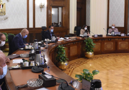 مدبولى يتابع تنفيذ بروتوكولات التعاون بين “الإسكان” و”الهيئة الهندسية”