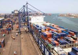 تداول 23 سفينة للحاويات والبضائع بموانئ بورسعيد