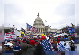 ترامب : التحقيق في الهجوم على مبنى الكابيتول “مهزلة قضائية”
