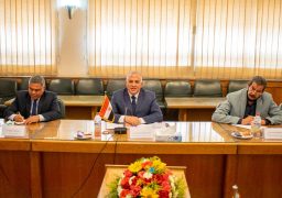 عبد العاطى يبحث مع المبعوث الهولندى للمناخ الفعاليات الخاصة بالمياه