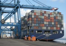 تداول 19 سفينة حاويات وبضائع عامة بميناء دمياط