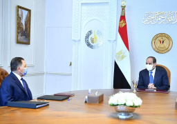 الرئيس السيسي يجتمع مع وزير الداخلية اللواء محمود توفيق
