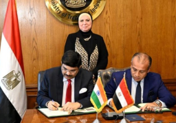 نيفين جامع تشهد توقيع محضر أعمال اللجنة التجارية المصرية الهندية