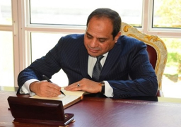 الرئيس السيسي يوقع قانون بربط الموازنة العامة للدولة