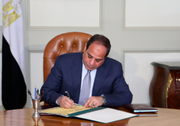 الرئيس السيسي يصدق على قانون بمد مدة إيقاف العمل بقانون ضريبة الأطيان