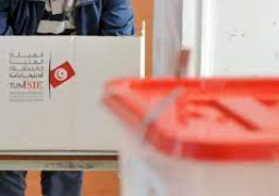 رئيس هيئة الانتخابات بتونس يؤكد الالتزام بالحياد خلال الاستفتاء