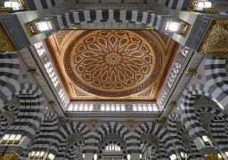 “قباب متحركة” توفر الأجواء الملائمة والصحية للمصلين في المسجد النبوي