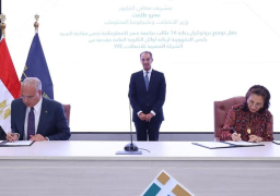 وزير الاتصالات يزور جامعة مصر للمعلوماتية ويشهد توقيع اتفاقيتى تعاون
