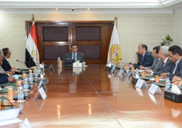 وزير التنمية المحلية يبحث مع وفد حكومي من دولة مدغشقر وبرنامج الأغذية العالمي تبادل الخبرات والتعاون في الملفات المشتركة