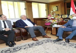 وزير الزراعة يلتقى محافظ كفر الشيخ لبحث سبل تحقيق التنمية الزراعية بالمحافظة