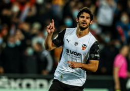 “وولفرهامبتون” يقترب من التوقيع مع جناح “فالنسيا” جونكالو جيديس