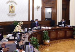 مدبولى يستعرض الاستراتيجية الوطنية للحد من استخدام الأكياس البلاستيكية