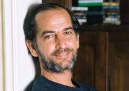 أشرف زكي يكشف الحالة الصحية لـ”هشام سليم” : كلمته قالي أنا زي الفل