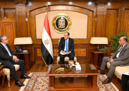 وزير التجارة والصناعة يستقبل رئيس المنطقة الاقتصادية لقناة السويس لاستعراض المشروعات الصناعية والفرص الإستثمارية بالمنطقة