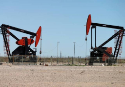 أسعار النفط تتراجع بعد مكاسب تجاوزت 4% في الجلسة السابقة
