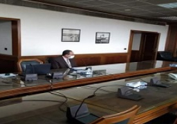 بالصور .. وزير الري يستعرض الموقف التنفيذى لمشروع قناطر ديروط الجديدة