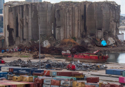 انهيار أجزاء جديدة من صوامع مرفأ بيروت