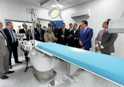 عبدالغفار يتابع حالة أول مريض بوحدة القسطرة القلبية بمستشفى العلمين