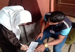 “التضامن الاجتماعي” تواصل توزيع “بطاقات ميزة” وتقدم خدمة تسليم البطاقة لمستفيدي”تكافل وكرامة”