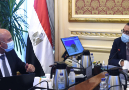 رئيس الوزراء يتابع مع وزير النقل عددا من مشروعات الوزارة