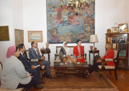 وزيرة الثقافة تستقبل وفد مؤسسة حياة كريمة