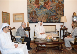 وزيرة الثقافة تلتقي وفد الهيئة العربية للمسرح بالإمارات