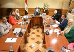 وزيرة التضامن تبحث التوسع في إصدار بطاقة الخدمات المتكاملة بالجامعات