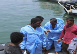 البحرية التونسية تنقذ 73 مهاجرًا عند سواحل جربة وقليبية