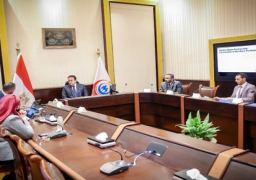 بالصور.. وزير الصحة يبحث مع رئيس شركة ساندوز مصر سبل التعاون لتوفير المثائل الحيوية للأدوية الخاصة بعلاج الأورام