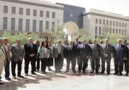 بالصور.. رئيس اقتصادية قناة السويس يترأس أولى اجتماعات الهيئة بالعاصمة الإدارية