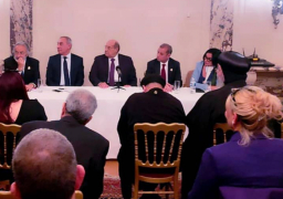 بالصور.. رئيس مجلس الشيوخ يلتقي أبناء الجالية المصرية في فرنسا