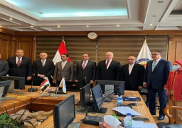 بالصور.. وزير التعليم العالي يعقد اجتماعًا مع الشركة المُنفذة لمشروع بناء “بيت مصر”