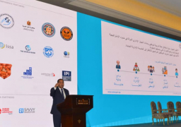 بالصور.. رئيس التنظيم والإدارة يستعرض جهود الجهاز في الإصلاح الإداري