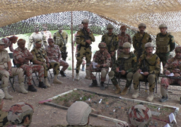 بالصور.. القوات الخاصة المصرية والعمانية تنفذان التدريب المشترك (قلعة الجبل) بسلطنة عمان