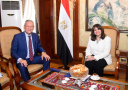 وزيرة الهجرة تستقبل مساعد وزير الخارجية والمندوب الدائم لدى الجامعة العربية لبحث التعاون في الملفات المشتركة
