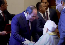 السيسي يكرم عددا من العلماء داخل وخارج مصر خلال احتفالية المولد النبوي الشريف