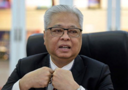 رئيس وزراء ماليزيا يعلن حل البرلمان