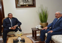 وزير التنمية المحلية يتابع مع محافظ السويس المشروعات التنموية وتحسين مستوي الخدمات للمواطنين