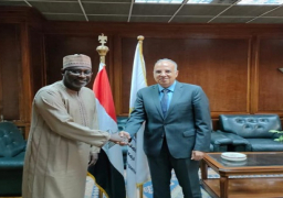 بالصور.. وزير الرى يبحث مع وزير المياه النيجيرى التعاون بين البلدين