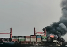 حرس الحدود السعودى ينقذ طاقم سفينة بنمية تعرضت لحريق فى مياه البحر الأحمر