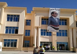 بالصور .. وزير التعليم العالي يستعرض تقريرًا حول المشروعات القومية للتعليم العالي في سيناء