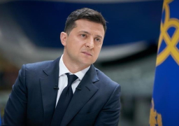 الرئيس الأوكراني يوقع مرسوما يؤكد رسميا “استحالة” إجراء محادثات مع الرئيس بوتين