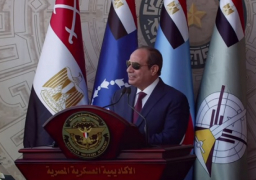 الرئيس السيسي: مصر تقف على أرض صلبة وقادرة على مواجهة كافة التحديات بفضل الأمن والاستقرار