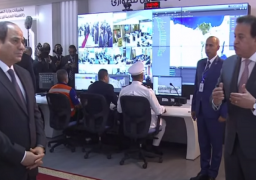 الرئيس السيسي يتفقد مركز التحكم المركزي للشبكة الوطنية للطوارئ بالمقطم