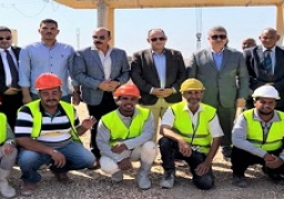 وزير التجارة والصناعة ومحافظ أسوان يفتتحا ويتفقدا 6 مصانع من المنشأت الصناعية بمنطقة العلاقى الصناعية