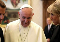 ماكرون يبحث مع بابا الفاتيكان الأزمة الروسية الأوكرانية والأوضاع في فرنسا