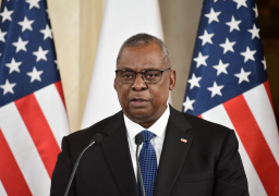 وزير الدفاع الأمريكي : سنواصل دعم أوكرانيا مهما استغرق الأمر من وقت