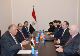 وزير الخارجية يعقد اجتماعاً مع مجموعة من أعضاء مجلس الشيوخ الأمريكي ومساعديهم